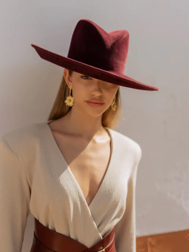 Vestido Elsa 🤎
Colores que hablan por ti. Un vestido cuatricolor de punto, tan versátil que funciona del día a la noche 💫
.
www.strena.es
.
Sombrero @nanagolmar 
Pendientes @capellina.es 
#prendasespeciales  #otoño #nuevacolección